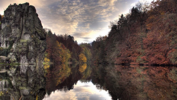 Картинка природа реки озера река лес осень скалы