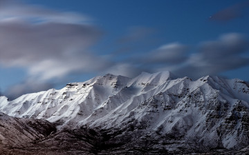 Картинка природа горы тучи снега вершины