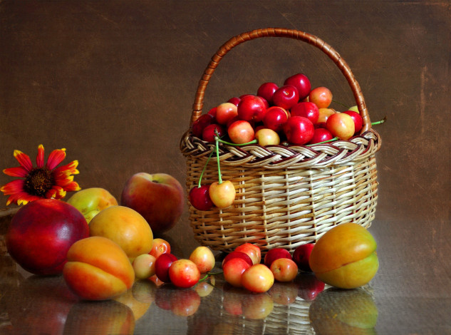 Обои картинки фото еда, фрукты,  ягоды, абрикосы, черешня, корзина