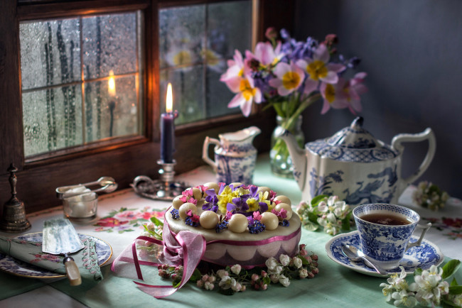 Обои картинки фото еда, натюрморт, цветы, торт, вкусно, чай, ложка