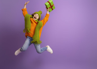 Картинка разное дети девочка прыжок подарок шарф шапка
