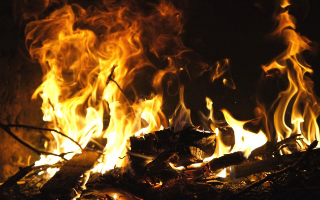 Обои картинки фото природа, огонь, костер, пламя, ветки