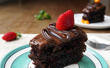 Картинка еда пирожные +кексы +печенье крем клубника шоколадное пирожное