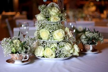 Картинка цветы букеты композиции тарелки розы посуда свадьба