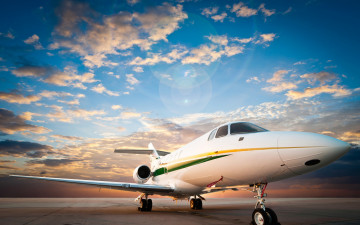 Картинка авиация авиационный+пейзаж креатив аэродром самолет пассажирский рассвет асфальт облака небо взлетная полоса