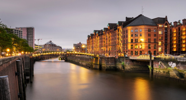 Обои картинки фото города, гамбург , германия, огни, вечер, мост, река