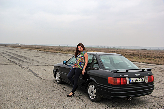 Обои картинки фото автомобили, -авто с девушками, шатенка, ауди, черная
