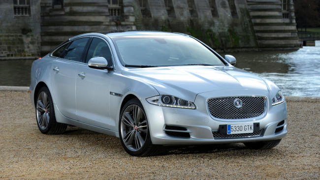 Обои картинки фото jaguar, xj, автомобили, великобритания, класс-люкс, легковые, land, rover, ltd