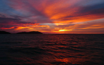 Картинка природа восходы закаты тучи небо облака красный солнце горизонт море