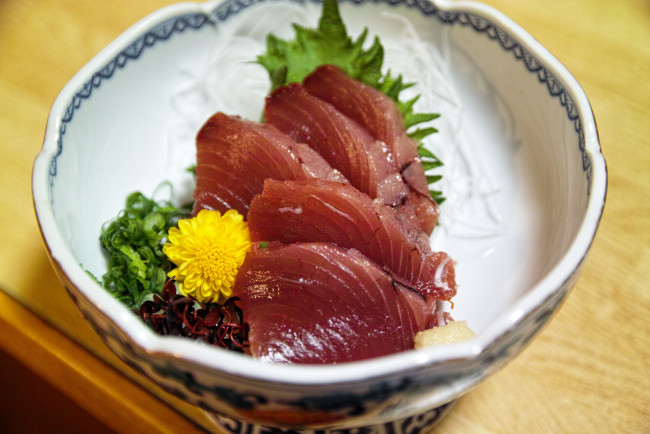 Обои картинки фото еда, рыба,  морепродукты,  суши,  роллы, зелень