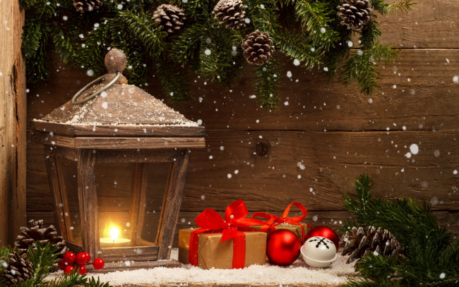 Обои картинки фото праздничные, - разное , новый год, снег, украшения, шары, новый, год, рождество, фонарь, подарки, christmas, balls, wood, snow, new, year, gift, decoration, xmas, lantern, merry, fir, tree, ветки, ели