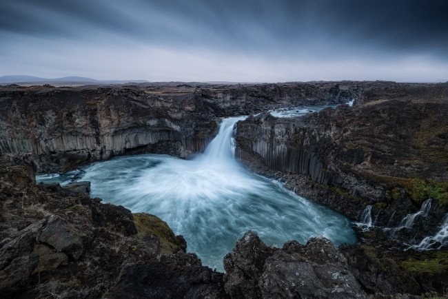 Обои картинки фото природа, водопады, aldeyjarfoss, водопад, skjalfandafljot, река, скалы, исландия