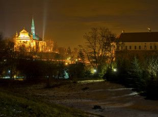 Картинка sandomierz +poland города -+огни+ночного+города зима польша огни дома ночь снег