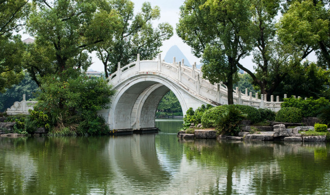 Обои картинки фото природа, парк, растительность, мост, река