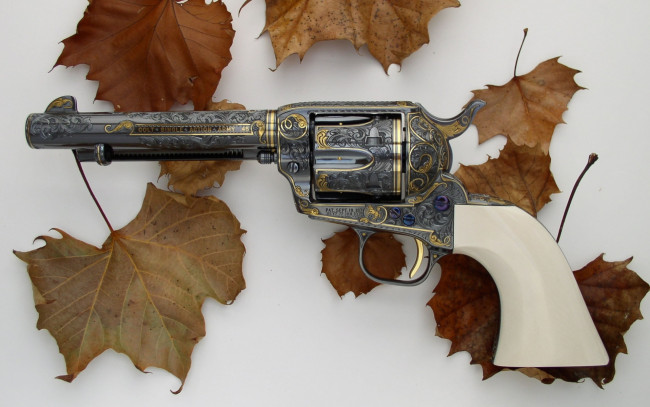 Обои картинки фото оружие, револьверы, листья
