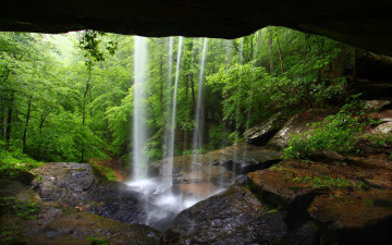Картинка природа водопады водопад лес пещера камни
