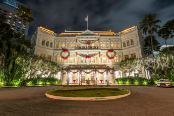 Картинка города сингапур+ сингапур пальмы рождество площадь огни ночь новый год гирлянды дворец