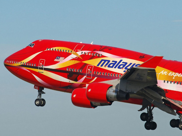 Обои картинки фото malaysia, airlines, b747, 400, авиация, пассажирские, самолёты
