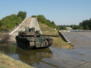 Картинка техника военная танк полигон