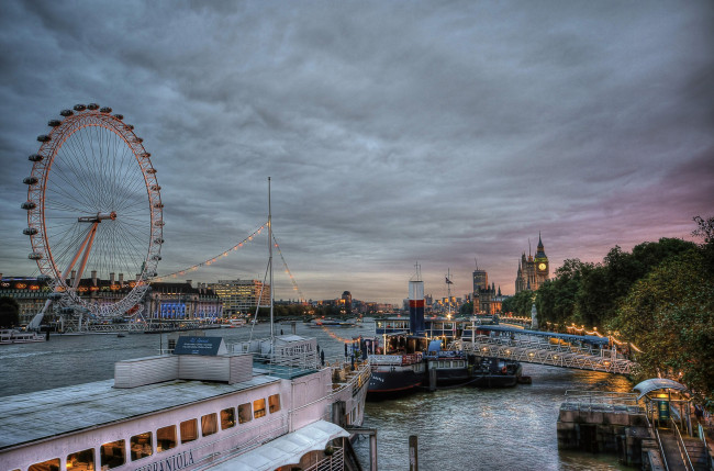 Обои картинки фото london,  westminster, города, лондон , великобритания, колесо, сходни, суда, набережная, река