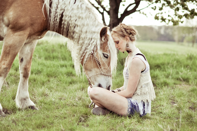 Обои картинки фото noortje, девушки, конь, лошадь