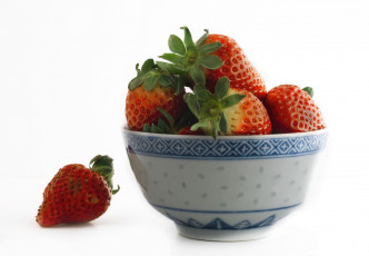 Картинка еда клубника +земляника ягоды чашка