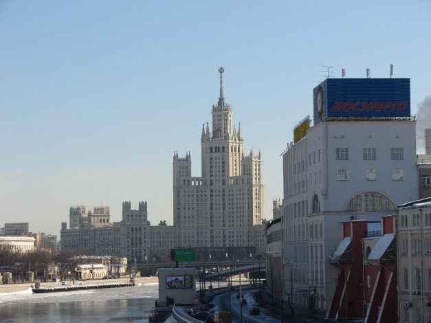 Обои картинки фото одна, из, московских, высоток, высотка, на, котельнической, набережной, города, москва, россия