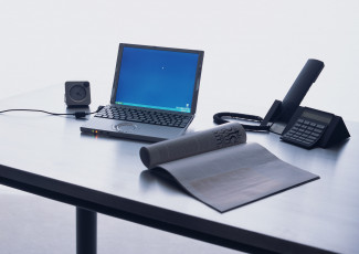 Картинка компьютеры мониторы ноутбуки ноутбук стол