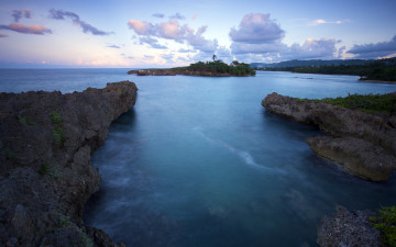 Картинка природа побережье растительность горы камни море остров