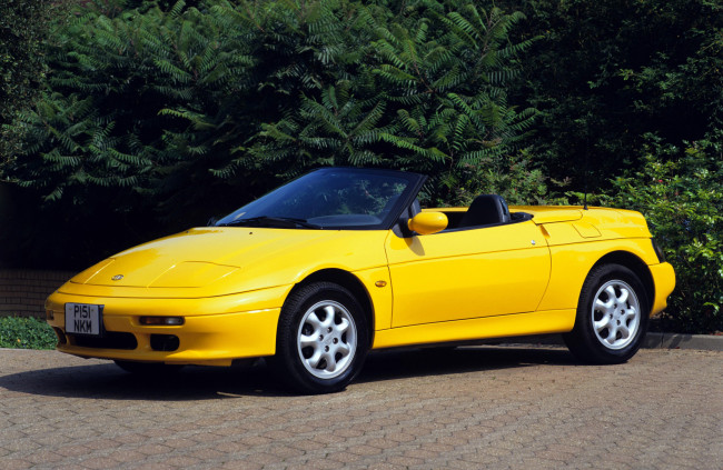 Обои картинки фото kia elan 1996, автомобили, kia, elan, 1996, жёлтый