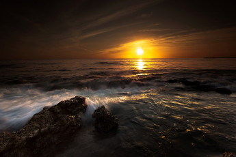 Картинка природа восходы закаты море камни закат