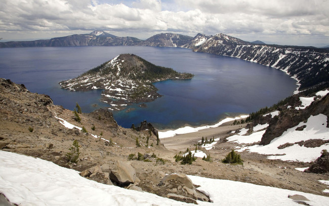 Обои картинки фото природа, реки, озера, деревья, снег, озеро, кратер, горы