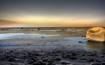 Картинка природа побережье лужи камни отлив пляж