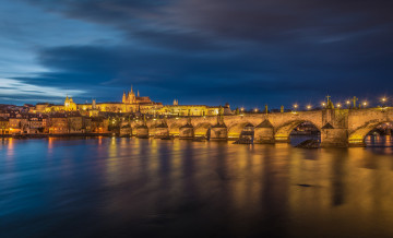 Картинка prague+castle+&+st+charles+bridge города прага+ Чехия огни мост река
