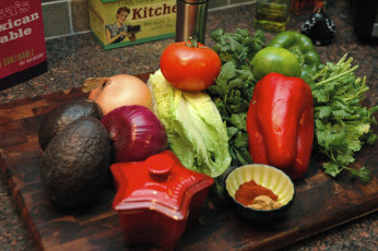 обоя еда, фрукты и овощи вместе, перец, овокадо, лук, лайм