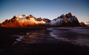 Картинка природа побережье свет море горы stockksness vestrahorn исландия