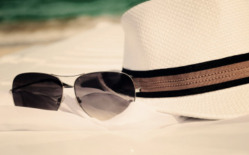 Картинка разное одежда +обувь +текстиль +экипировка песок шляпа vacation accessories пляж лето beach glasses summer sun очки море отдых