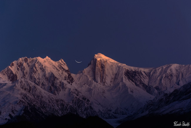 Обои картинки фото природа, горы, ночь, месяц, небо