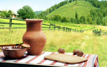Картинка еда орехи +каштаны +какао-бобы тропинка грецкие холм