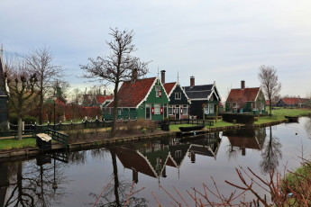 обоя zaanse schans,  zaandam near amsterdam,  holland,  the netherlands, города, - улицы,  площади,  набережные, река, дома