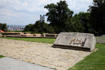 Картинка города братислава+ словакия памятный камень