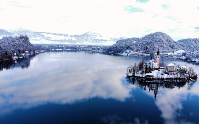 Обои картинки фото города, блед , словения, горы, озеро, зима, остров
