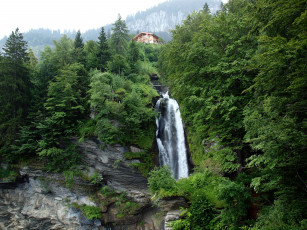 Картинка природа водопады reichenbach швейцария switzerland горы небо дом деревья