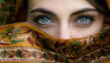 Картинка разное глаза серые макияж платок