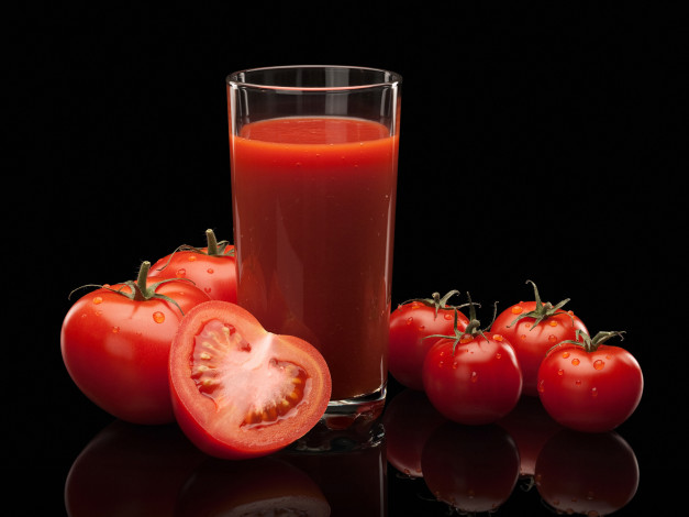Обои картинки фото еда, напитки,  сок, стакан, томаты, помидоры