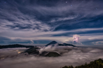 Картинка природа пейзажи кальдеры тенггер облака вулкан бромо индонезия Ява bromo-tengger-semeru national park indonesia