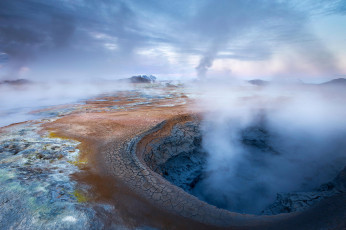 Картинка природа горы кратер дым исландия снег облака вулканы
