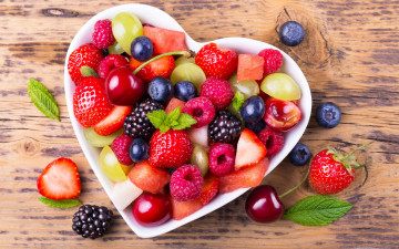Картинка еда фрукты +ягоды виноград черника ежевика вишня cherry grapes raspberry strawberry fruit клубника малина ягоды