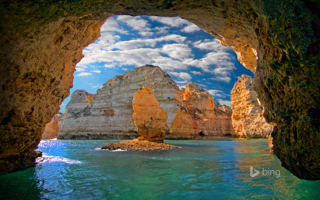 Обои картинки фото природа, побережье, понта-да-пьедаде, лагос, португалия, море, скалы, пещера, грот, арка, небо, облака