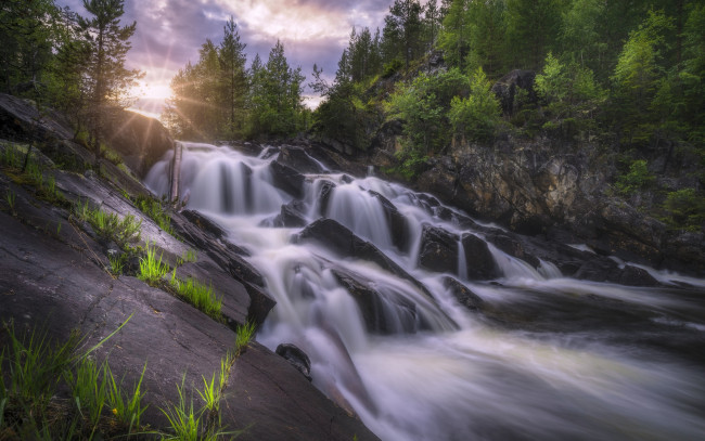Обои картинки фото природа, водопады, скалы, река, норвегия, каскад, водопад, рингерике, деревья, камни, norway, ringerike